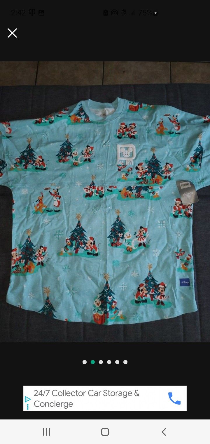 WALT DISNEY WORLD JERSEY SWEATER BRAND NEW..SE HABLA ESPANOL....
