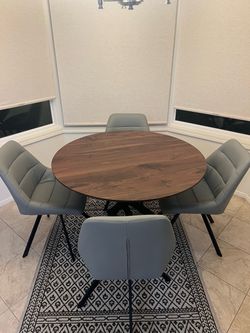 Kitchen table with 4 chairs