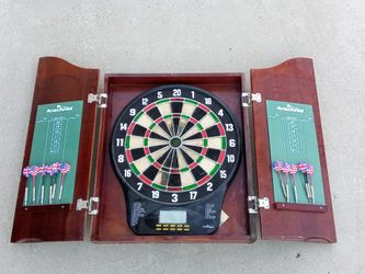 Arachnid Electronic Dart Board With Wooden Cabinet $30