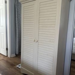 2-Door Standing Wardrobe/Closet