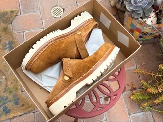 Franklin & Poe Feit Suede Clogs size 42
