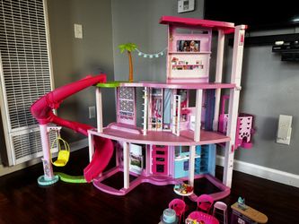 Barbie Dreamhouse With Accessories
