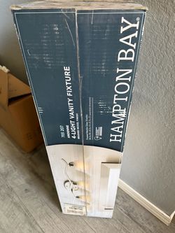 Hampton vanity fixture