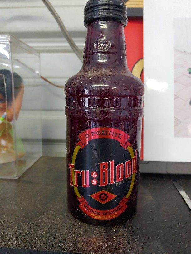 HBO True Blood O-Positive Tru Blood Orange Vampire Drink Glass Bottle New Sealed