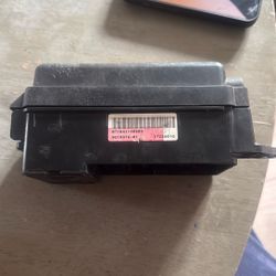 2010-2011 Mini Cooper Fusebox Fuse Box Relay Module (contact info removed)-01 FM1RL