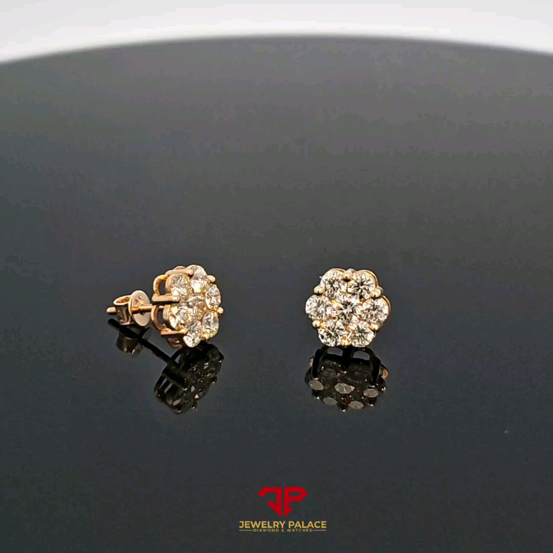 Vvs 1.45 CTW Diamond flower earring in 14K Yellow Gold