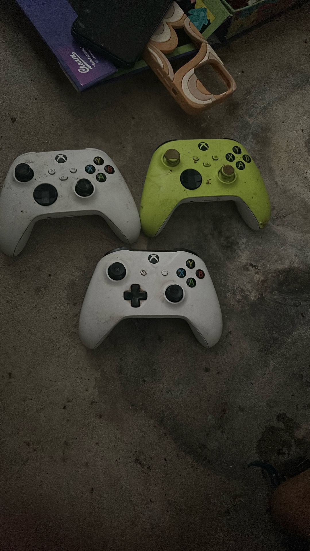 3 Xbox 360/xbox 1 Controllers