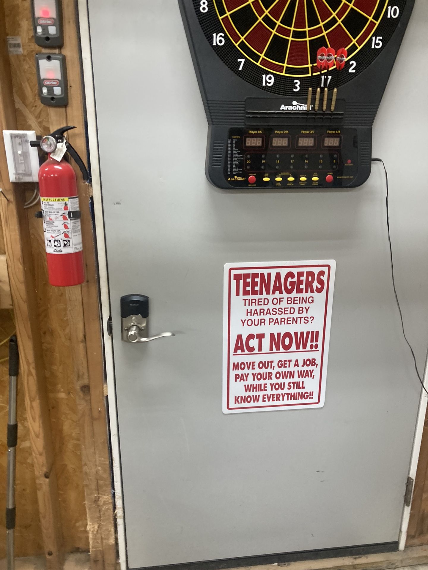 Arachnid E 650 ARA Electronic Dart Game Sort Tip Dart Board for Sale in