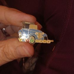 enamel lapel pin 