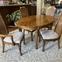 Dining Table With Expanding Leaf- Designer American Martinsville 