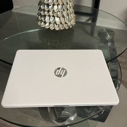 HP - 14" Laptop - Intel Celeron - 4GB Memory - 64GB eMMC - Snowflake White