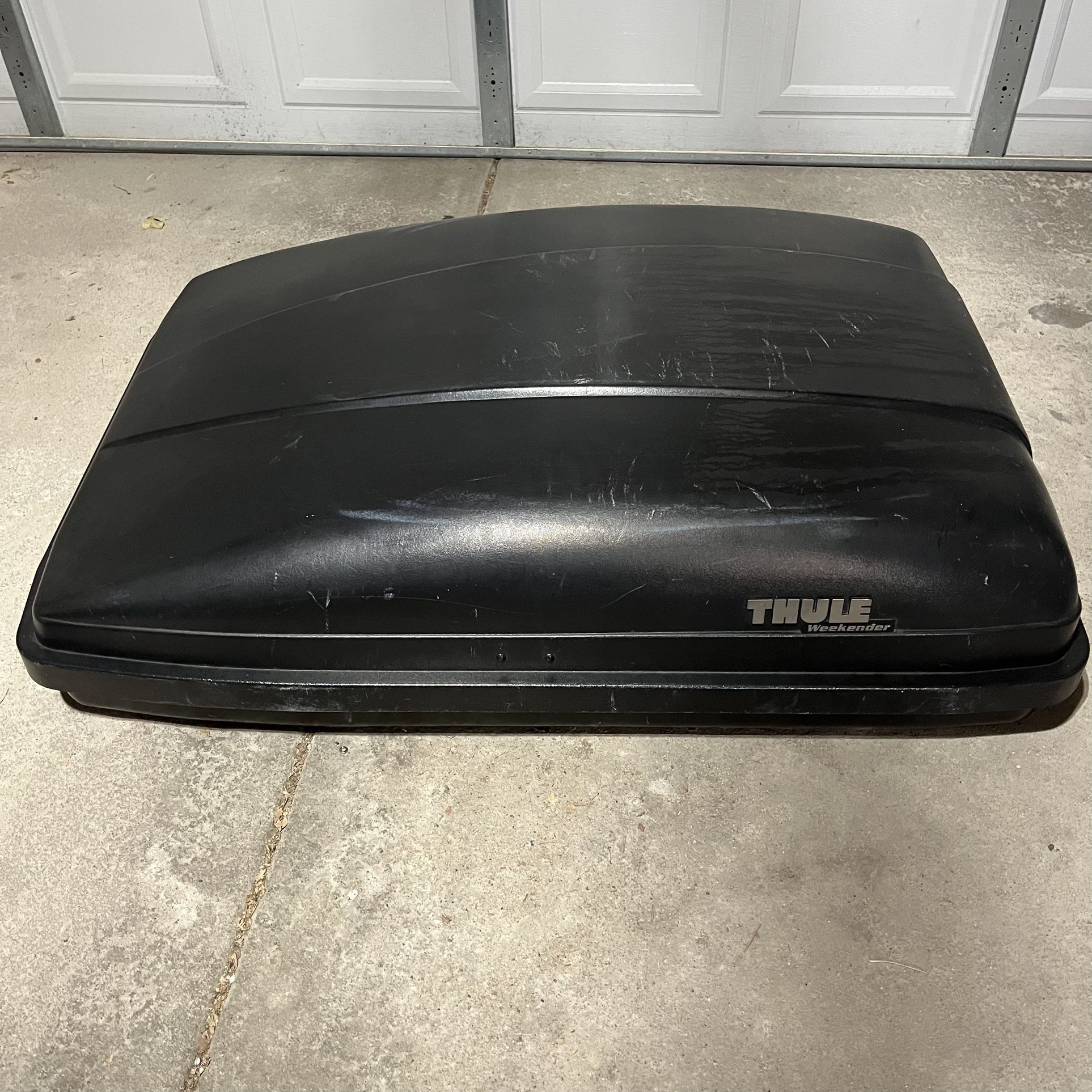 Thule Hard Shell Car Topper With Lock