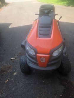 Husqvarna riding mower 18.5 hp 42 in deck. Delivery available