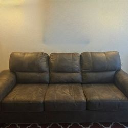 Couch, barely used 