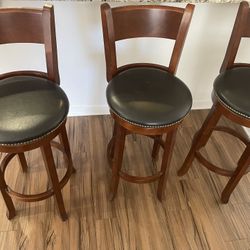 3 Bar Stools Mint Condition 