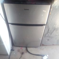 Galanz Mini Fridge And Freezer

