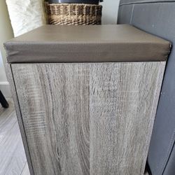 Ottoman/stools W Storage