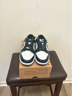 Nike dunk lows men’s size 8.5