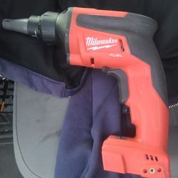 Milwaukee Screw Gun