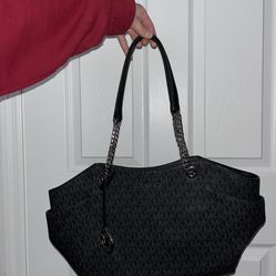 Micheal Kors Black Medium Size Purse