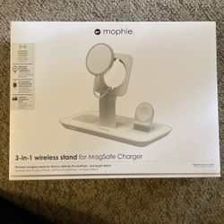 3- In- 1 Mophie Wireless Charger