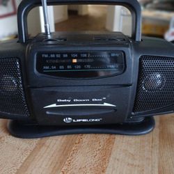 VINTAGE Lifelong Mini Baby Boom Box AM/FM Portable Radio 