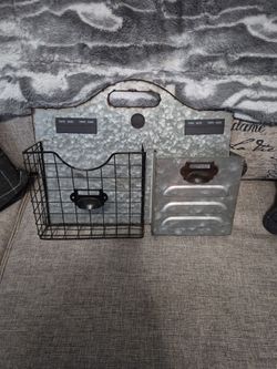 Metal bill organizer