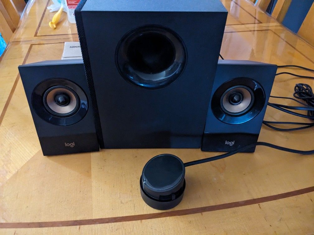 Logitech Z533 Computer Speakers With Subwoofer