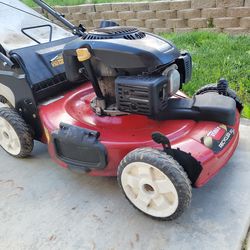 Toro Recycler 22" gas powered 3-in-1 lawnmower