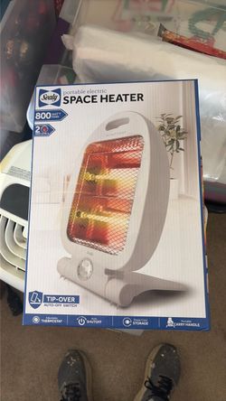 Sealy space heater, portable electric 800 W of power to heat levels new in the box