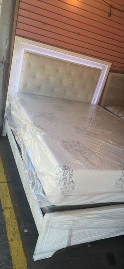 Cama con luses nuevas