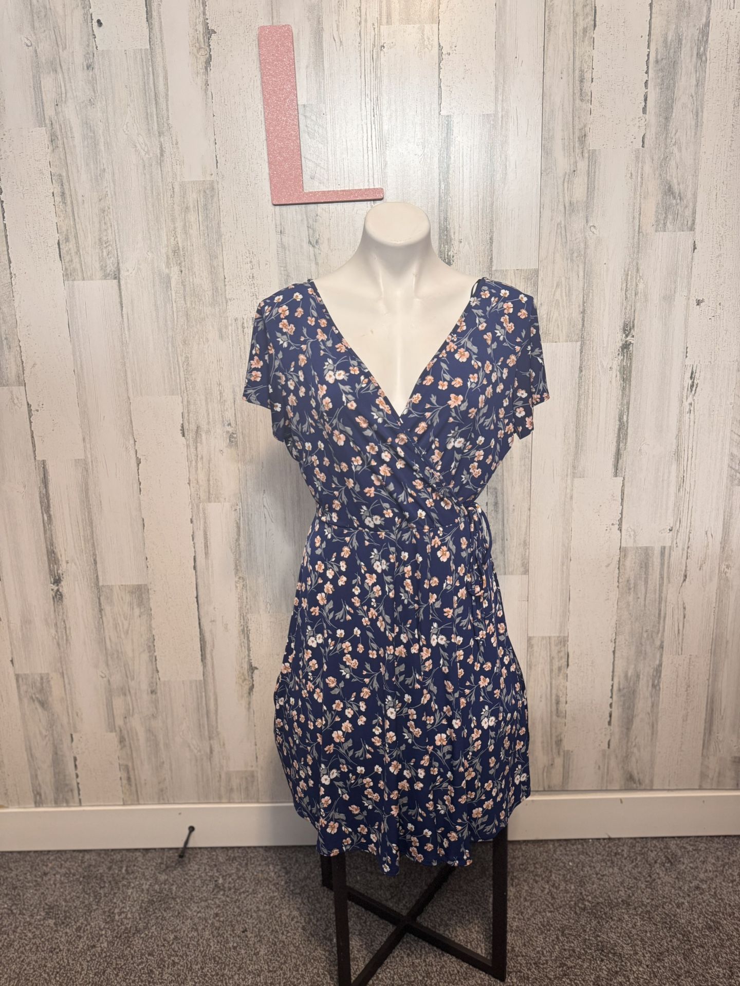 Kaileigh floral dress size large