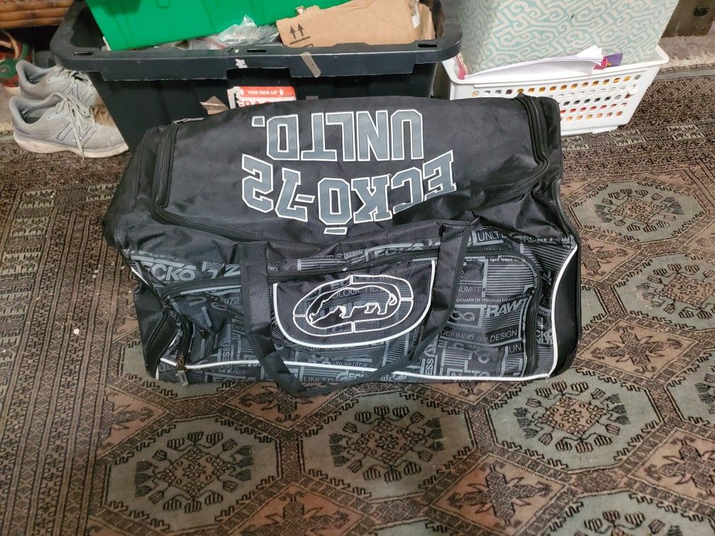 ECKO UNLTD ROLLING DUFFLE BAG