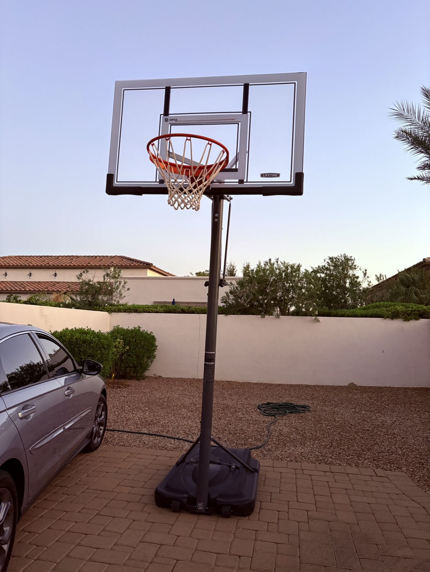 Lifetime Basketball Hoop 52 inch