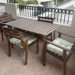 Outdoor table and 4 chairs