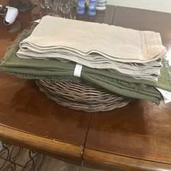 William Sonoma Place Matt/runner Set