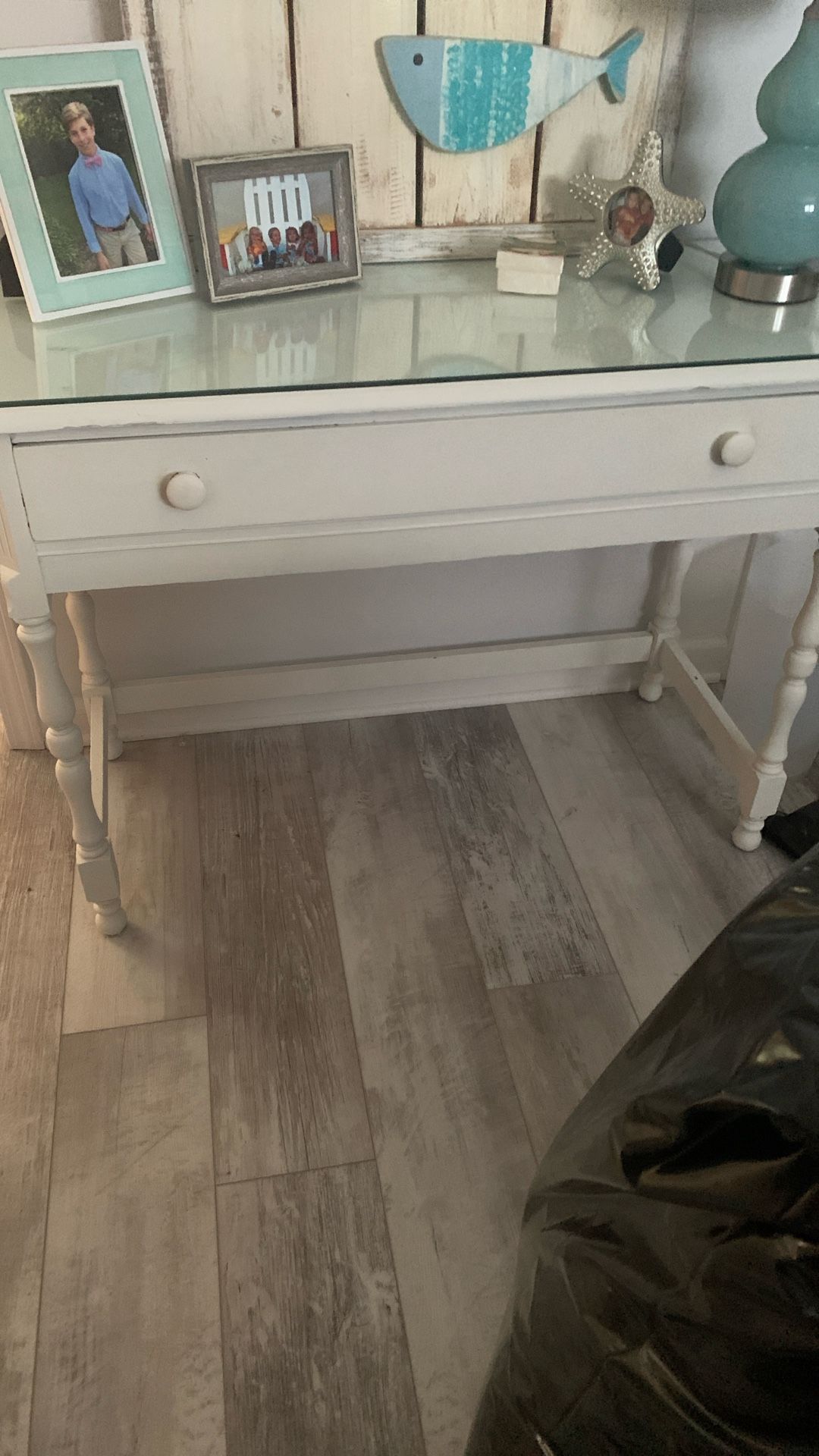 White  Desk / Glass Top