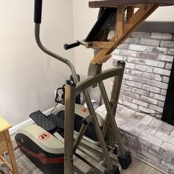 Best Fitness E1 Compact Elliptical