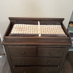Crib - Changing Table 