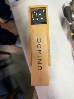 Dominos