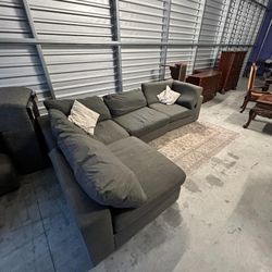 4pc Modular Sectional Sofa/ Couch (We Deliver) 