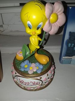 tweet y musical sings I love you