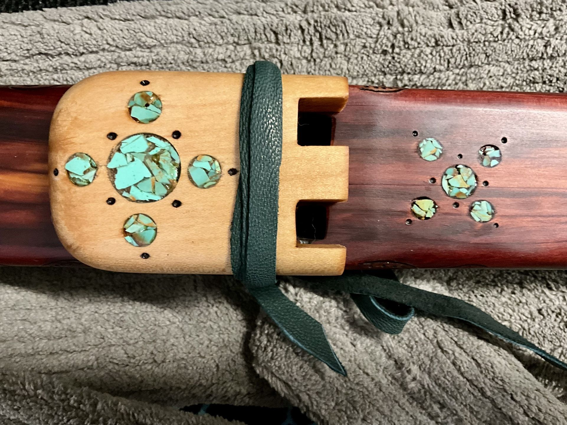 Native American Style Drone Flute-Key of B @ 432hz-Red Aromatic Cedar Wood/Maple Bird & Turquoise Inlay w/ Bag