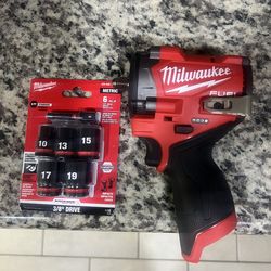 New Milwaukee stubby 3/8 with socket set  shockwave