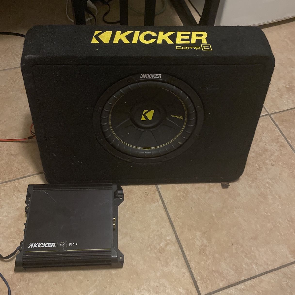 Kicker Amp 500w and Speaker Box. 