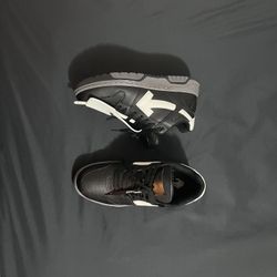 Off White Out Of Office 