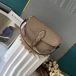 Louis Vuitton Diane Traveler Bag 
