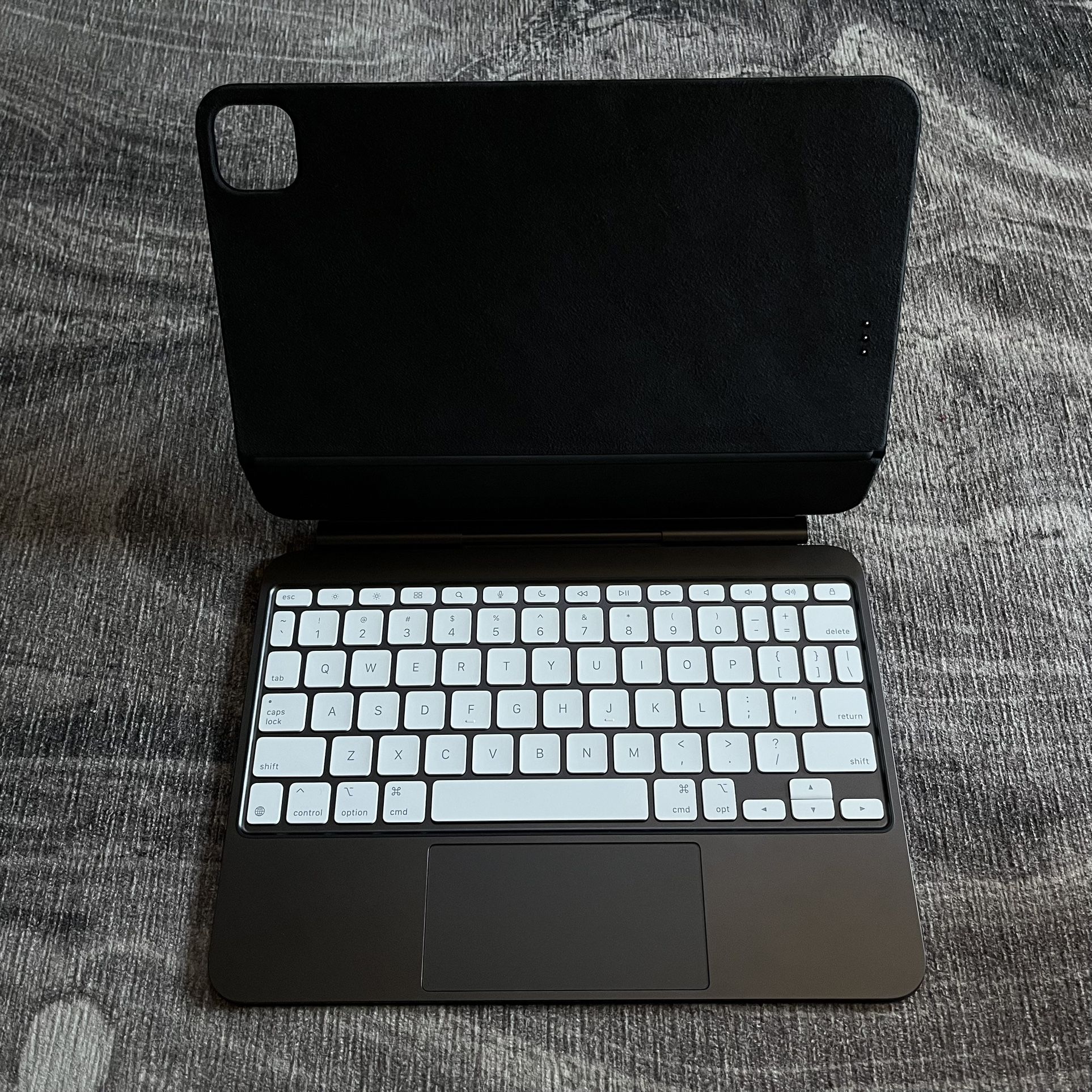 Space Black Apple Magic Keyboard for 11” iPad Pro M4 with custom white keys (OEM)