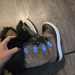 Toddler Winter Boots Size 13. Almost New