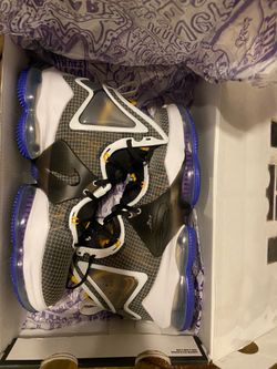 Up for sale is a near-pristine pair of Nike LeBron 19 "Hardwood Classic" (Lakers colorway) in a US Men's Size 11.